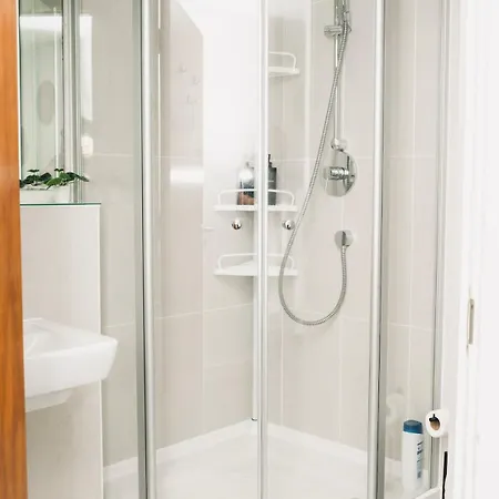 Apartment Luxury Riverside Balcony Retreat - Centre Leeds (West Yorkshire)